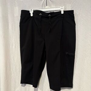 NWT Chico's Weekends Black Pedal Pusher Pants